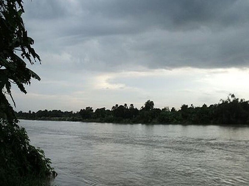 পশ্চিমবঙ্গে গঙ্গা দূষণ রোধে সংশ্লিষ্ট কর্তৃপক্ষ যদি প্রয়োজনীয় ব্যবস্থা না নেয়, সেক্ষেত্রে মোটা জরিমানারও হুঁশিয়ারি দিয়েছে জাতীয় পরিবেশ আদালত৷ 