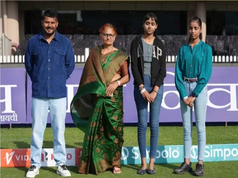 ফের দুর্গাপুরে ফেরেন, পরে চলে আসেন কলকাতায়৷ সেখানে নিজের পরিবারের সদস্যের সঙ্গে একটা ছোট্ট ঘর ভাড়া নিয়ে থাকতে শুরু করেন৷ আকাশ দীপ বাংলা অনুর্ধ্ব ২৩ দলের হয়ে ২০১৯ সালে অভিষেক হয় তাঁর৷ আইপিএলে তিনি খেলেন রয়্যাল চ্যালেঞ্জার্স ব্যাঙ্গালোরের হয়ে৷ ২০২২ থেকে আইপিএলে খেলছেন তিনি৷