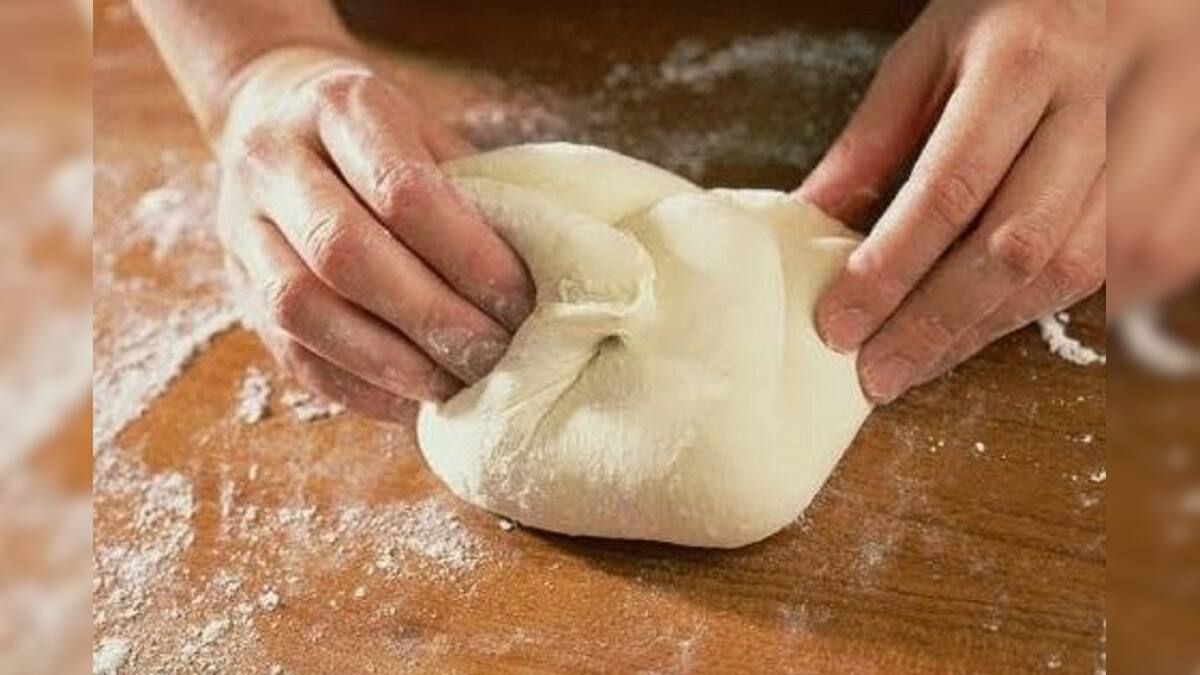 Atta storage tips আটা মেখে ফ্রিজে রাখলেও নষ্ট হয়ে যায়? গরম পড়ার