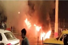 দাউ দাউ করে চলছে গাড়ি, হাওড়া ব্রিজে আগুন আতঙ্ক! বন্ধ করে দিতে হল যান চলাচল