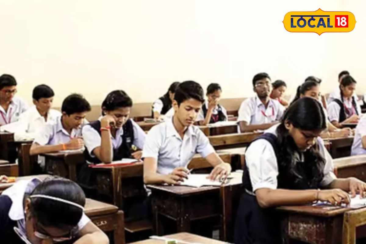 একাদশ শ্রেণির সেমেস্টার সিস্টেমে পরীক্ষা! কেমন হতে পারে প্রশ্ন, রইল সব খুঁটিনাটি একাদশ শ্রেণির সেমেস্টার সিস্টেমে পরীক্ষা! কেমন হতে পারে প্রশ্ন, রইল সব খুঁটিনাটি