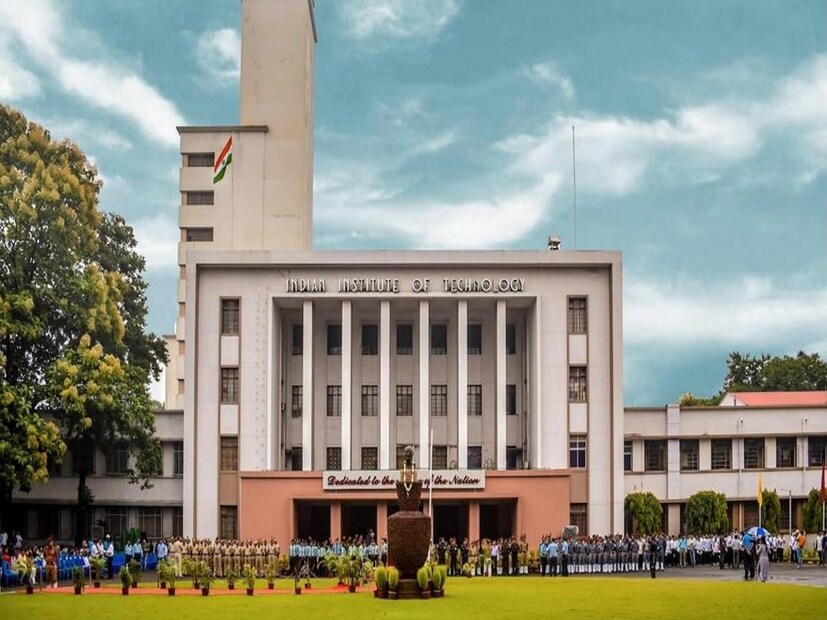 আইআইটি খড়গপুর: ২০২৪-এর র‍্যাঙ্কিং অনুযায়ী, এনআইআরএফ-এর তালিকায় গোটা দেশের মধ্যে তৃতীয় স্থানে রয়েছে আইআইটি খড়গপুর। স্বাভাবিকভাবেই পশ্চিমবঙ্গের সেরা ইঞ্জিনিয়ারিং কলেজ এটাই।