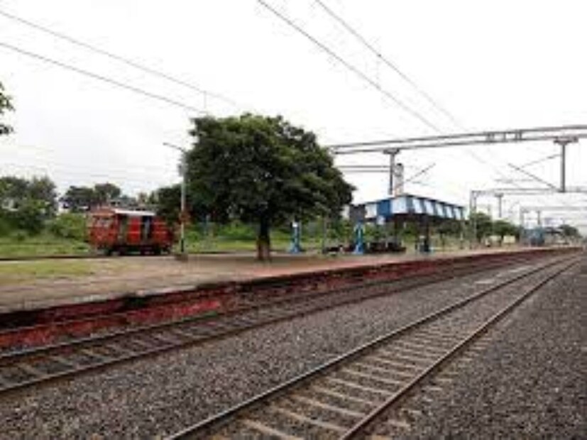 তবে, ভবিষ্যতে অমৃত ভারত স্টেশন স্কিমের আওতায় এই স্টেশন সেজে ওঠার পর, ট্রেনের সংখ্যা বৃদ্ধি পেতে পারে আশা রেল কর্তৃপক্ষের। ( প্রতীকী ছবি)