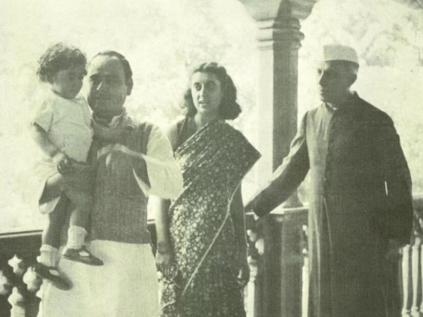 কিদওয়াই বলেছিলেন যে পন্ডিত নেহেরু যখন ফিরোজ গান্ধি এবং যুবতী মুসলিম মহিলার সম্পর্কের বিষয়ে  তখনিই রফি আহমেদ কিদওয়াইকে ডেকে পাঠান, যিনি কেন্দ্রীয় সরকারের একজন মন্ত্রী ছিলেন। রফি আহমেদ কিদওয়াই যখন মুসলিম মন্ত্রী, তাঁর মেয়ে এবং ফিরোজকে নেহরুর মত জানান এবং এই এক্সট্রা ম্যারিটাল অ্যাফেয়ার থেকে জামাইকে নিরস্ত করেন৷
