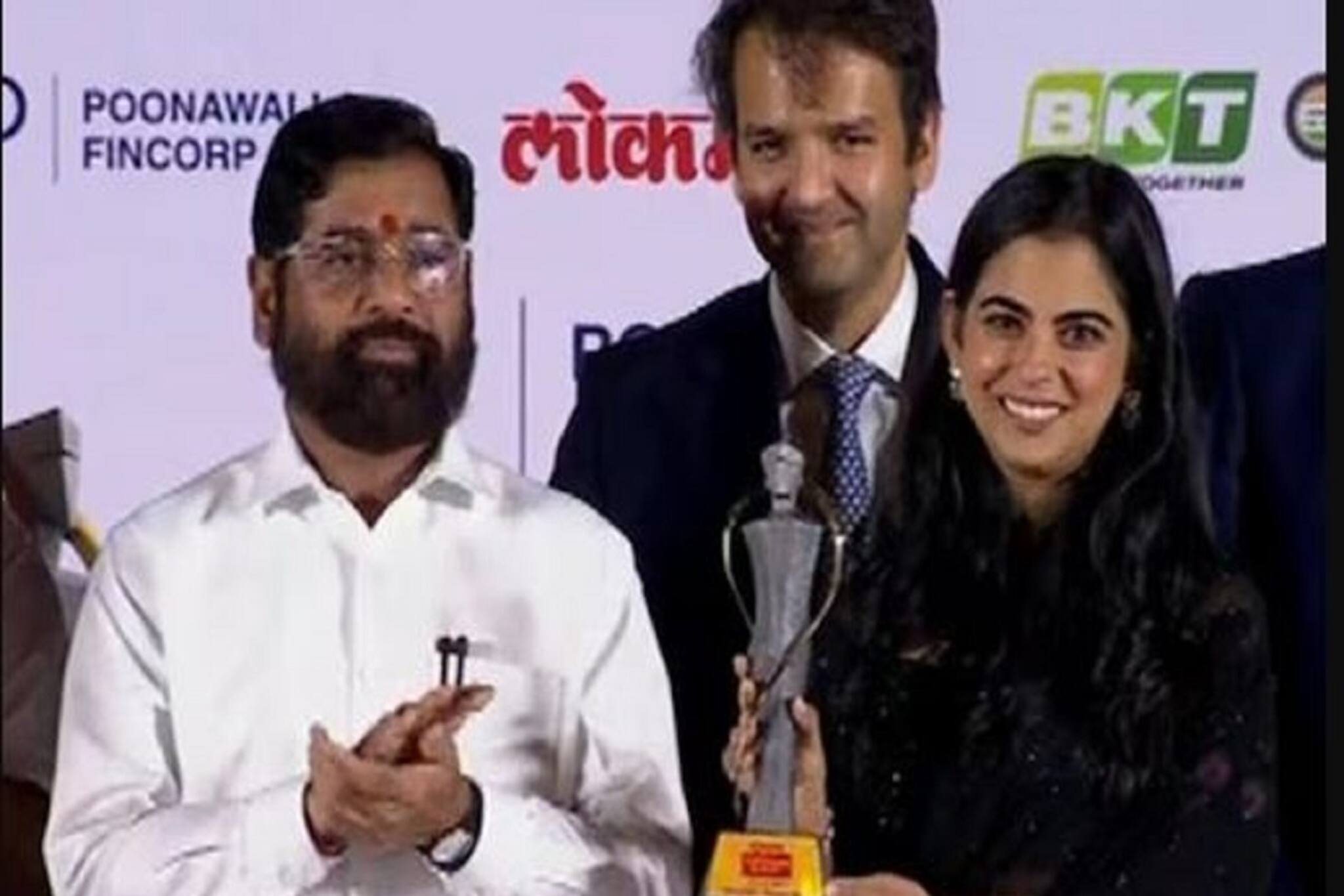 লোকমত-এর বিচারে সেরা মহিলা উদ্যোগপতির সম্মান জিতলেন ঈশা আম্বানি, উৎসর্গ পরিবারকে