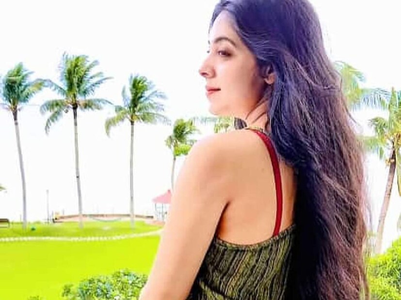 কোথায় গেলেন ঘুরতে তা অবশ্য প্রকাশ করেনি অভিনেত্রী। এমন কী কাঞ্চনের সঙ্গে ছবিও দেননি স্যোশাল মিডিয়ায়। কিন্তু স্বামীকে ছবির ক্রেডিট দিতে ভোলেননি শ্রীময়ী।