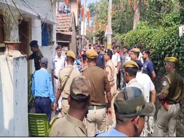 নিহত ছাত্রের বাড়িতে যান চন্দননগরের পুুলিশ কমিশনার৷ 