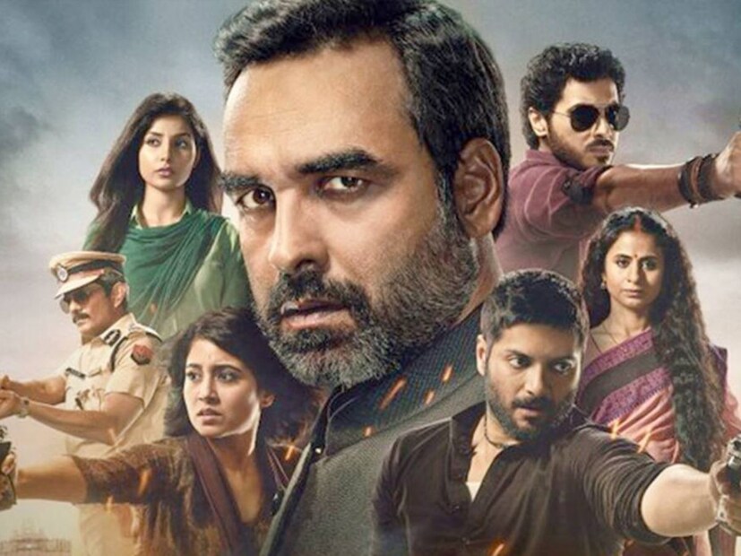 ‘মির্জাপুর সিজন ৩’:চার বছরের বিরতির পরে দুর্ধর্ষ ভাবে কামব্যাক করতে চলেছে বহু প্রতীক্ষিত এই সিরিজ। মির্জাপুরের প্রাণকেন্দ্রে ক্ষমতা, রাজনীতি এবং অপরাধের উপাখ্যানের এক নতুন অধ্যায় ভক্তদের সামনে উন্মোচিত হবে। দ্বিতীয় সিজনে আলি ফজল অভিনীত গুড্ডু পণ্ডিত এবং পঙ্কজ ত্রিপাঠী অভিনীত কালিন ভাইয়ার মধ্যে আধিপত্যের লড়াই দেখা গিয়েছে। তৃতীয় সিজনে নিজের ক্ষমতা পুনরুদ্ধার করবেন কালিন ভাইয়া।