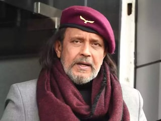 হাসপাতাল থেকে ছাড়া পেয়েই বড় চমক দিলেন মিঠুন