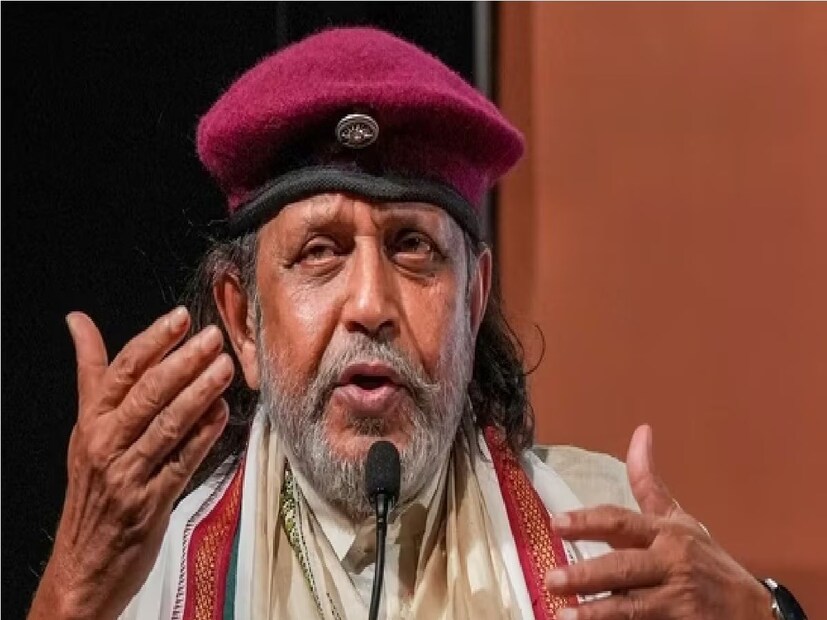  ১৯ তারিখ থেকে শ্যুটিং শুরু করবেন বলে আগেই জানিয়েছিলেন মিঠুন। হাসপাতালে থাকার জন্য দুটো দিন নষ্ট হয়ে গেল, এই আক্ষেপও শোনা গেছে তাঁর মুখে৷ তবে যেমন কথা ঠিক তেমন কাজ৷ কথা রেখেই ১৯ তারিখ সকালেই 'শাস্ত্রী' ছবির শ্যুটিংয়ে ফিরলেন অভিনেতা মিঠুন৷