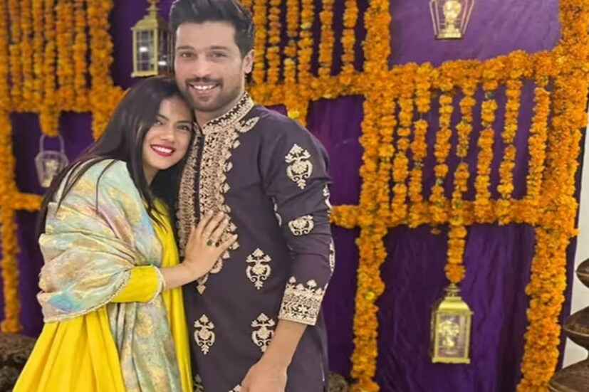 ম্যাচ ফিক্সিং-এর সময় আমিরের মামলা লড়ছিলেন পাকিস্তানি বংশোদ্ভূত ব্রিটিশ নাগরিক নারজিস খাতুন। সেই সময় থেকেই একে অপরের ঘনিষ্ঠতা বাড়ে। পরে ধীরে ধীরে তাদের সম্পর্ক ভালবাসায় পরিণত হয়। একে অপরের পাশে থাকার অঙ্গীকারবদ্ধ হন। 