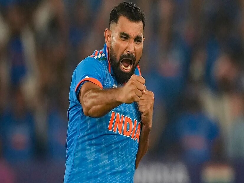 তিনি বিরিয়ানি খেতে ভীষণ ভালবাসেন৷ কিন্তু তাঁর সেই খাওয়া নিয়ে নিন্দুকরা প্রবল কটাক্ষও করেন৷ একটা সময়ে মহম্মদ শামি মনে ইচ্ছা হলেই বিরিয়ানি খেয়ে নিতেন৷ কিন্তু চোট সারিয়ে মাঠে ফিরে আসার পর তিনি ফিটনেস ট্রেনিংয়ে মন প্রাণ ঢেলে দিয়েছেন৷ কিন্তু বিরিয়ানি প্রেম যে যায়নি তা নিউজ ১৮ কে দেওয়া সাক্ষাৎকারে ফের পরিষ্কার করে দিলেন বঙ্গ পেসার৷
