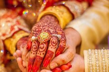 অসংখ্য ইন্টারভিউ নিয়ে ঠিক হল পাত্র! বিয়ে করে নতুন জীবনে পা আশ্রমের অনাথ তরুণীর