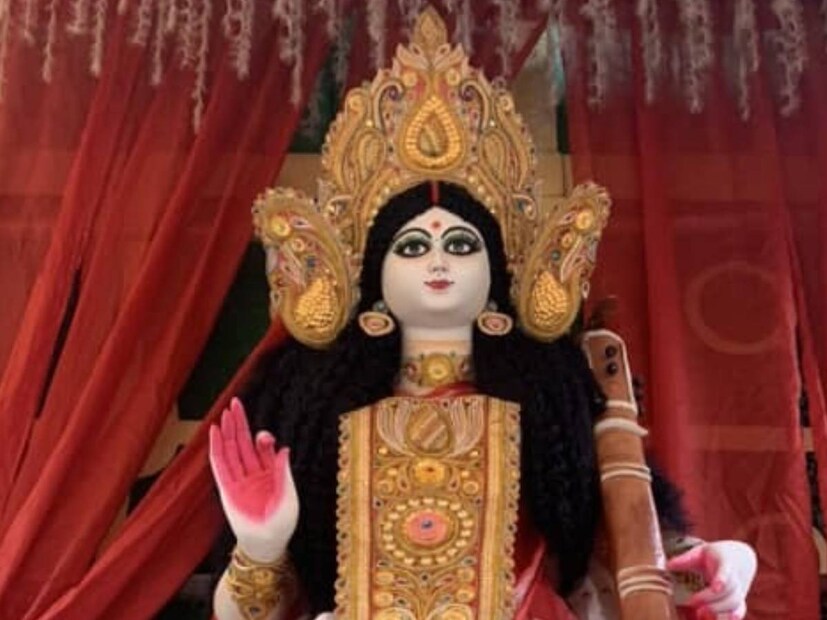 শীতের শেষে সরস্বতীপুজোর সঙ্গেই সূচিত হল ফাল্গুন মাসের৷