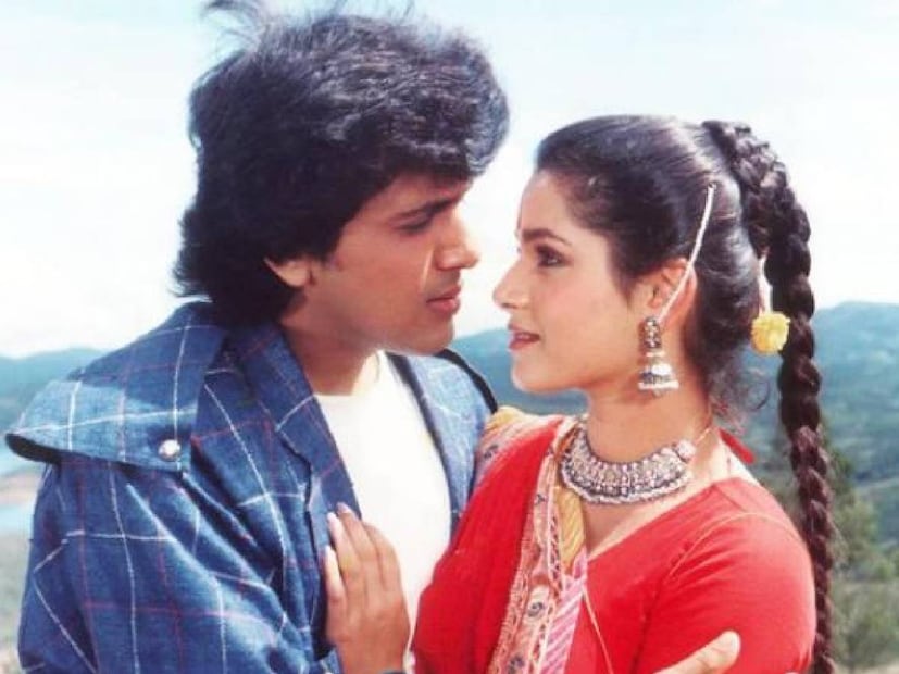 এক সময়ে নীলম এবং গোবিন্দা বহু ছবিতে একসঙ্গে কাজ করেছেন। সে সময়ে তাঁদের সম্পর্ক নিয়ে তুমুল আলোচনা হয়। গোবিন্দা তাঁর এক সাক্ষাৎকারে বলেছিলেন যে, তিনি যখন নীলমকে প্রথম দেখেছিলেন, তখন তিনি তাঁকে দেখে অবাক হয়েছিলেন।