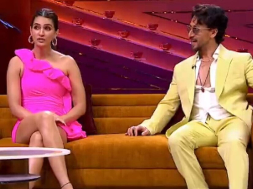 টাইগার বলেন, &quot;যখন আমি বাতকর্ম করি, কাউকে বুঝতে দিই না।&quot; অভিনেতার কথা শুনে হাসি আটকাতে পারেননি কৃতীও।