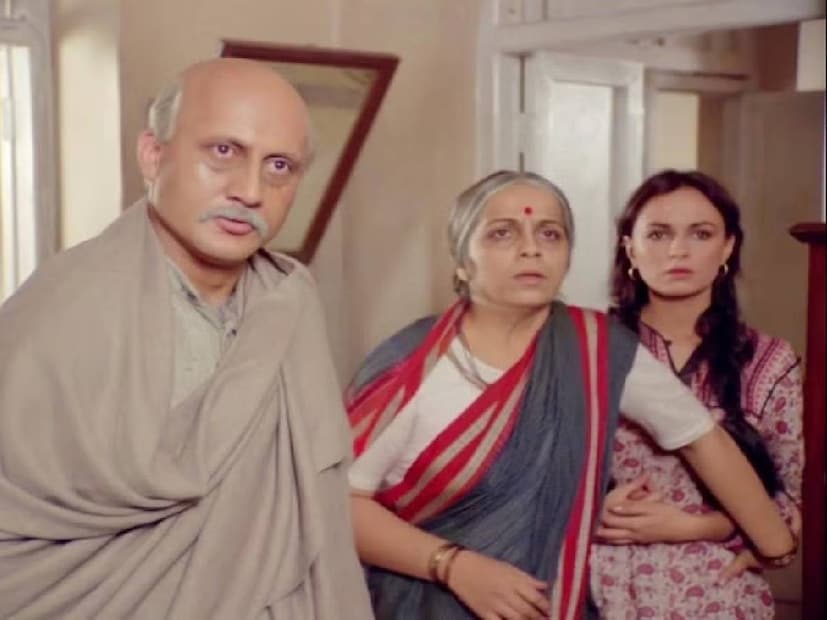 মঙ্গলবার সারাংশের মুক্তির ৪০ বছর পূর্ণ হল। এই ছবির প্রধান চরিত্রে অভিনয় করেছিলেন অনুপম খের এবং রোহিনী হাত্তাঙ্গদি। মহারাষ্ট্রের এক বয়স্ক দম্পতিকে ঘিরে আবর্তিত হয়েছে সিনেমা। 