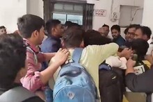 টুকলিতে বাধা বলে পড়ুয়াদের বিক্ষোভ?নাকি শিক্ষকদের দুর্ব্যবহার! উত্তপ্ত ডিএন কলেজ