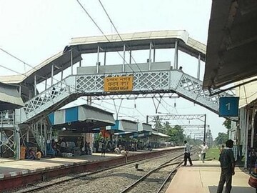 রেলে চাকরির প্রতারণা রুখতে প্রচারে কেন্দ্র 
