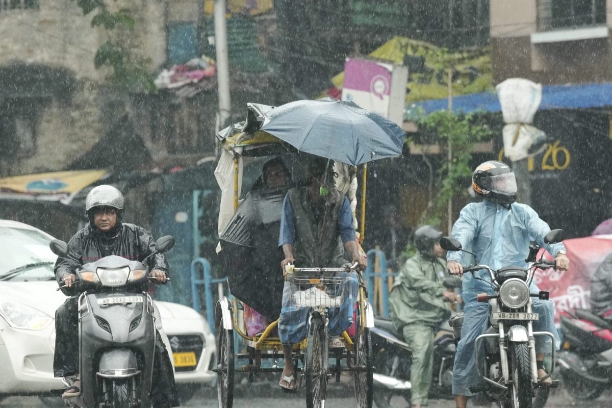 Imd Weather Update হাতে মাত্র দুঘণ্টা সময় ধেয়ে আসছে ঝড় বৃষ্টি আবহাওয়া দফতরের জরুরি 6123