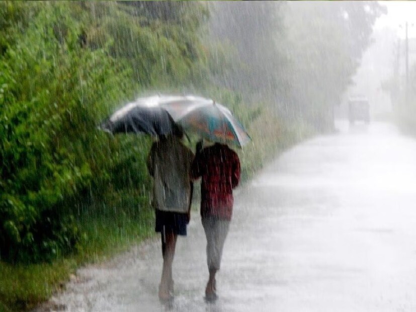 শুষ্ক থাকবে আবহাওয়া। আপাতত তাপমাত্রা বাড়বে। সর্বনিম্ন এবং সর্বোচ্চ দুই তাপমাত্রায় বাড়তে পারে বলে অনুমান আবহাওয়াবিদদের। মঙ্গলবার থেকে আবহাওয়ার পরিবর্তন আংশিক মেঘলা আকাশের সম্ভাবনা।