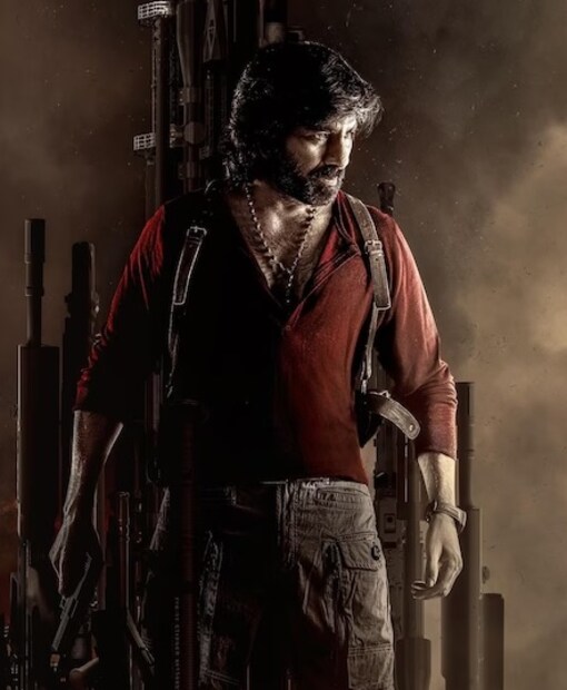 আপাতত অটিটি প্ল্যাটফর্মে মুক্তি পাচ্ছে ‘ঈগল’। তবে শুরুতে কোনও ওটিটি প্ল্যাটফর্মই এই সিনেমা কিনতে রাজি ছিল না। অনেক আবেদন-নিবেদনের পর একটি প্ল্যাটফর্ম রাজি হয়। তবে কম বাজেটের চুক্তি হওয়ার কারণে টাকার অঙ্ক প্রকাশ করা হয়নি। ১০০ কোটি টাকায় তৈরি হয় ‘ঈগল’। ছবি তৈরিতে ব্যয় হয় ৮০ কোটি, আর বাকি ২০ কোটি প্রোডাকশনে। কিন্তু ১৫ দিনে মাত্র ২৫ কোটি টাকা উঠেছে। 