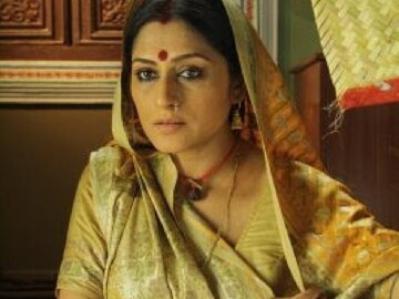 বরের কারণে ৩বার আত্মহত্যার চেষ্টা! জনপ্রিয় বাঙালি নায়িকার প্রেমজীবন চোখে জল আনবে