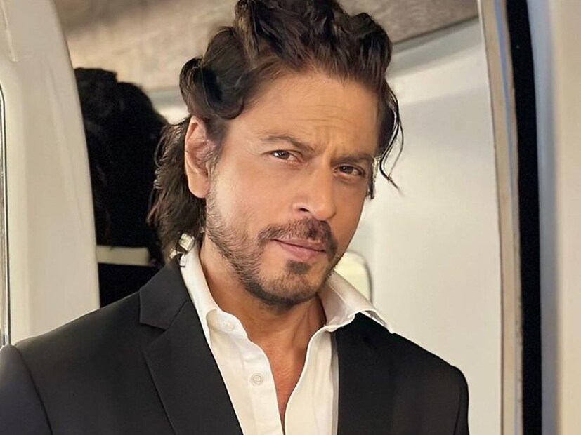 মুম্বই পুলিশ সূত্রে জানা গিয়েছে, ছত্তীসগঢ় থেকে অজ্ঞাত পরিচয় এক ব্যক্তির কাছ থেকে শাহরুখকে খুনের হুমকি দেওয়া হয়েছে৷ মুম্বই পুলিশের একদল ইতিমধ্যেই রায়পুর পৌঁছে গিয়েছেন এবং সেখানে গিয়ে ফয়জন নামে এক ব্যক্তির খোঁজে তল্লাশি শুরু করেছে পুলিশ৷