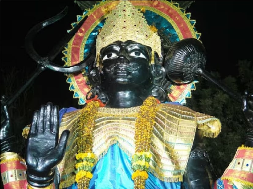 ১১ ফেব্রুয়ারি ২০২৪ তারিখে শনি অস্ত যাবে এবং ১৮ মার্চ ২০২৪ পর্যন্ত এই অবস্থায় থাকবে। শনির অস্ত যাওয়ার সাথে সাথে কিছু রাশির বিপরীত দিন শুরু হবে। আসুন জেনে নেওয়া যাক শনির অস্ত যাওয়ার কারণে কোন রাশির জাতকদের সমস্যা হতে চলেছে।