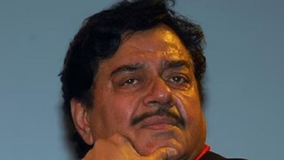 ‘শোলে’-র জয়ের চরিত্র হাতছাড়া; সেই আক্ষেপে আজও কালজয়ী ছবিটি দেখেননি এই অভিনেতা ‘শোলে’-র জয়ের চরিত্র হাতছাড়া; সেই আক্ষেপে আজও কালজয়ী ছবিটি দেখেননি এই অভিনেতা