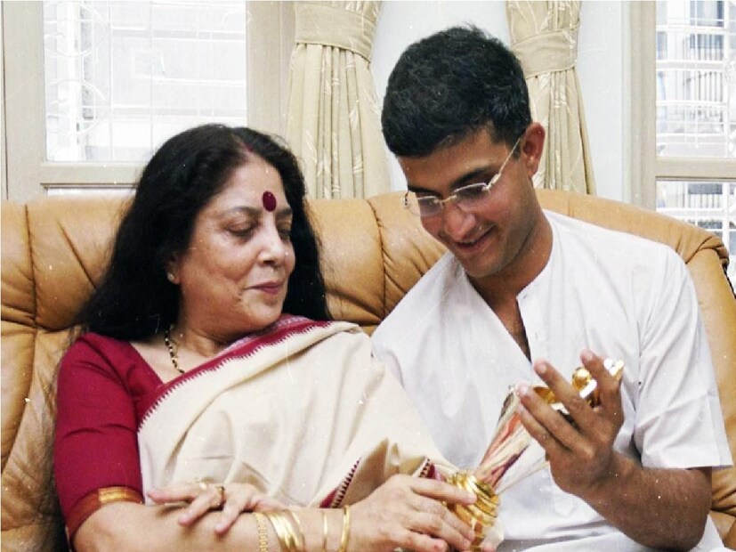 বৃহস্পতিবার হঠাৎই অসুস্থ বোধ করেন নিরূপা গঙ্গোপাধ্যায়। বেহালার চৌরাস্তার বাড়ি থেকে তড়িঘড়ি তাঁকে নিয়ে যাওয়া হয় বাইপাসের ধারে একটি বেসরকারি হাসপাতালে।