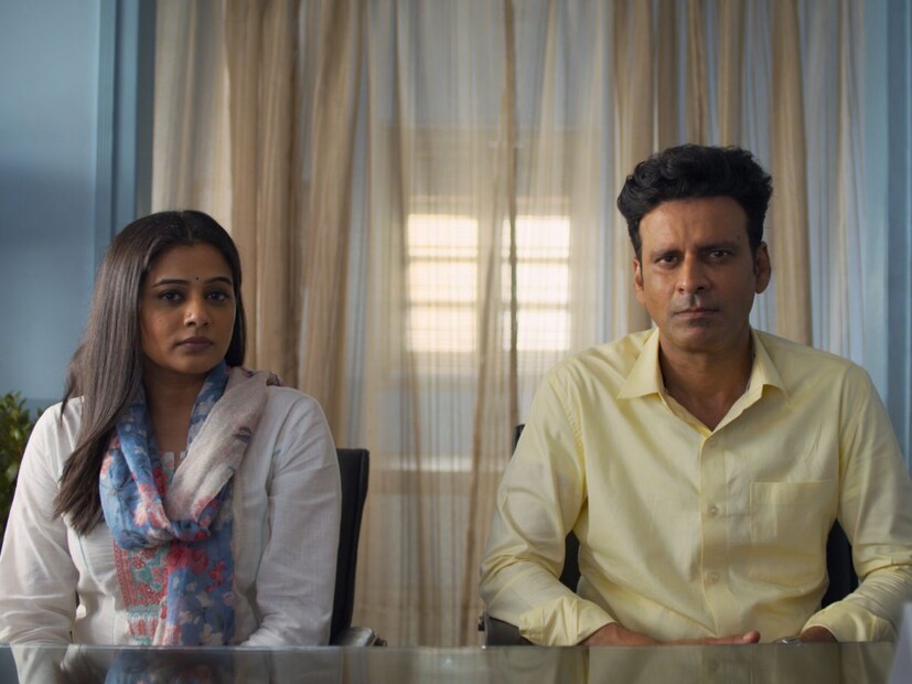 ‘দ্য ফ্যামিলি ম্যান সিজন ৩’:নতুন সিজনে মনোজ বাজপেয়ীর চরিত্র শ্রীকান্ত তিওয়ারির জীবনের ঝলক দেখা যাবে। অজানা আশঙ্কার হাত থেকে দেশকে রক্ষা করছেন শ্রীকান্ত। এর পাশাপাশি তাঁকে ব্যক্তিগত জীবনের জটিলতাও সামাল দিতে হচ্ছে। এতে একটা দারুণ অধ্যায় ভক্তদের সামনে খুলে যাবে।