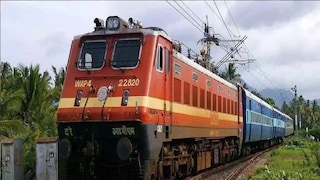 জোড়া ট্রেন বাতিল, আবেদন খারিজ রেলের,  ময়দানে নামল তৃণমূল কংগ্রেস