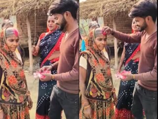 'মা'-এর সিঁথিতে সিঁদুর পরিয়ে দিলেন যুবক, বিয়ের ভাইরাল ভিডিও দেখে নেটদুনিয়ার ক্ষোভ বাঁধ ভাঙল