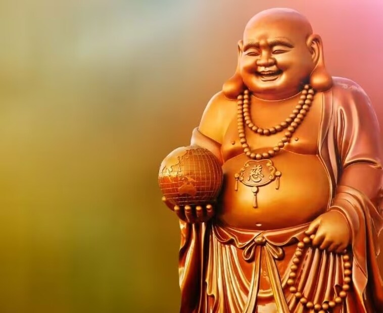 লাফিং বুডঢার উপহারও প্রিয়জনকে উপহার দিতে পারেন ভ্যালেন্টাইন্স ডে-তে। বাস্তুশাস্ত্র মতে এই উপহার খুবই শুভ। শান্তির প্রতীক এই উপহার।