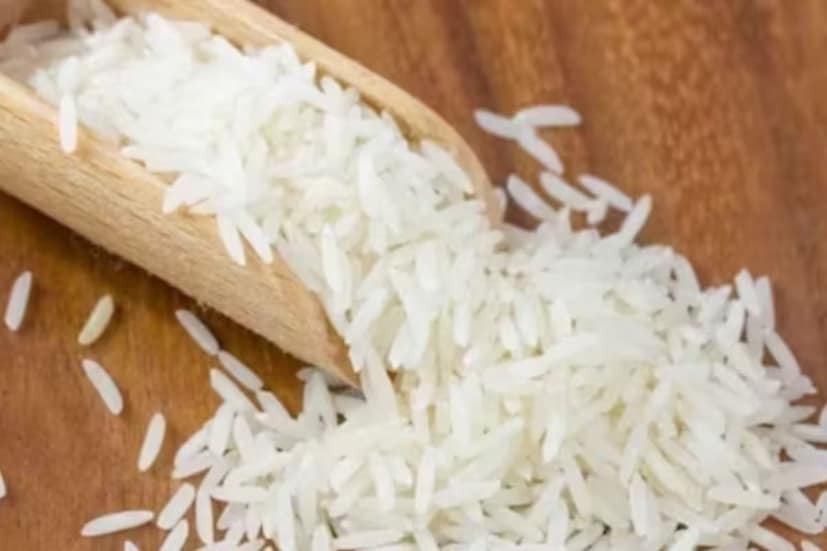 ব্রাউন রাইস এবং অন্যান্য বিকল্পের তুলনায় সাদা ভাতের শেল লাইফ দীর্ঘ। ঠিকমতো সংরক্ষিত হলে দীর্ঘ দিন পর্যন্ত খাওয়ার মতো অবস্থায় থাকে সাদা ভাত। 