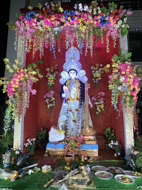 আগামী বছর সাপ্তাহিক ছুটির দিনে পালিত হবে বাগদেবীর আরাধনা৷ (ছবি সৌজন্য: অর্জুন চৌধুরী)