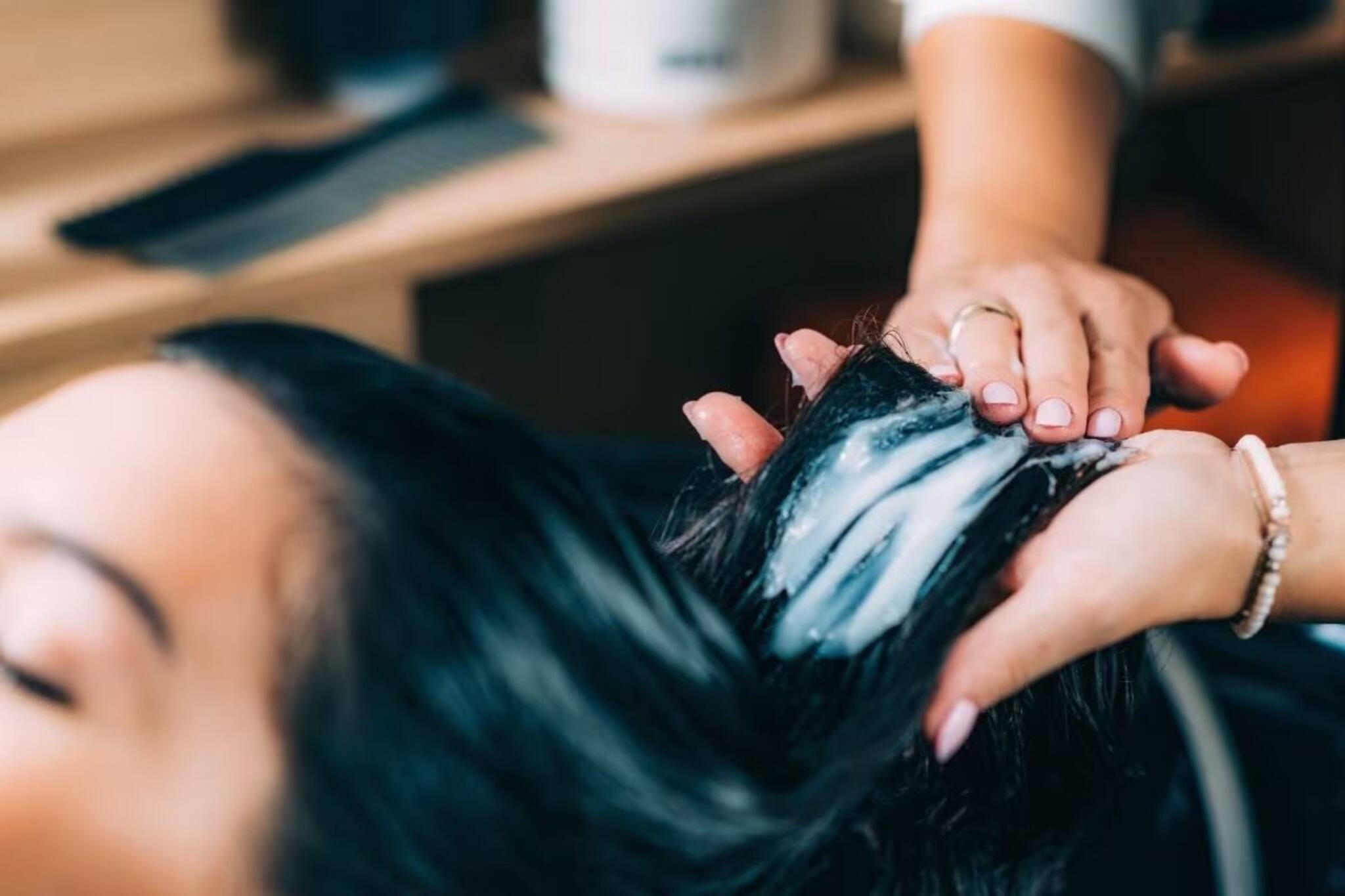 ৩০ দিনে কোমর ছাড়াবে চুল! শুধু জানুন 'কন্ডিশনার' ব‍্যবহার করার সঠিক উপায়!