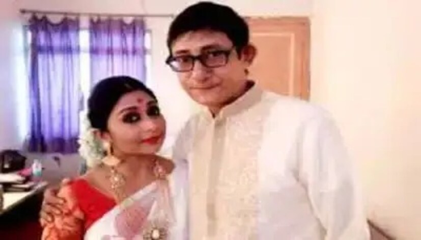 এর আগে কাঞ্চনের দ্বিতীয় স্ত্রী ছিলেন পিঙ্কি বন্দ্যোপাধ্যায়। তাঁদের দাম্পত্য শেষ হয় তিক্ততার মধ্যে। জানুয়ারি মাসে সম্পন্ন হয় তাঁদের বিবাহ বিচ্ছেদ প্রক্রিয়া।
