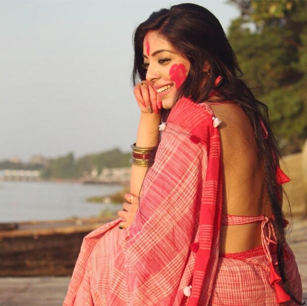 আলোচনার মাঝেই নতুন করে ভাইরাল হয়েছে দিদি নাম্বার ওয়ান-এর পুরনো পর্ব। এই শো-এর একাধিক পর্বে অংশ নিয়েছিলেন শ্রীময়ী। 