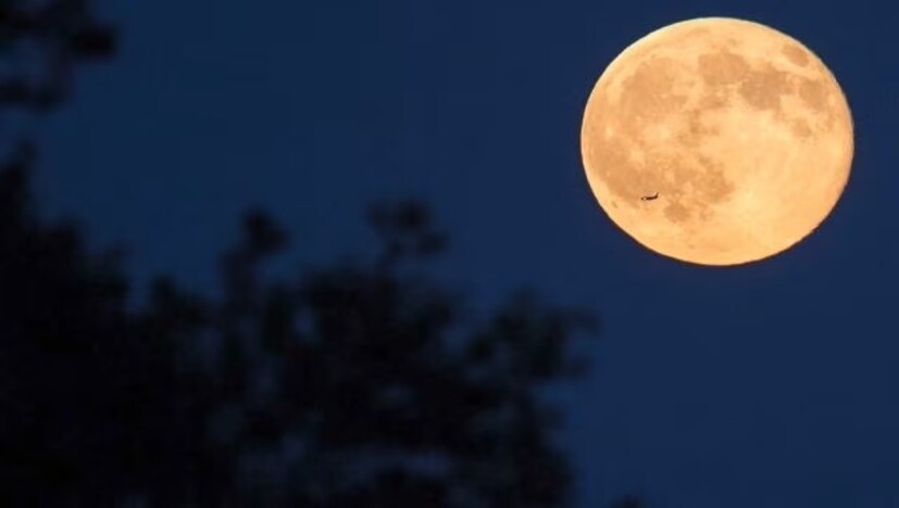 দৃকসিন্ধান্ত পঞ্জিকা অনুযায়ী আজ, শনিবার সন্ধ্যা ৬ পর্যন্ত আছে এই পুণ্যতিথি। অন্য পঞ্জিকা মতে এদিন বিকেল ৫.২২ পর্যন্ত থাকছে পূর্ণিমা।