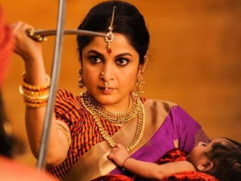 'বাহুবলী' -খ্যাত অভিনেত্রী রাম্যা কৃষ্ণণের আজ কোনও পরিচয়ের প্রয়োজন নেই। তিনি নব্বইয়ের দশক থেকে তাঁর অভিনয়ের জন্য পরিচিত৷ তবে সাফল্যের সঙ্গে বিতর্কও ওতপ্রোতভাবে জড়িয়ে রয়েছে রাম্যার সঙ্গে৷