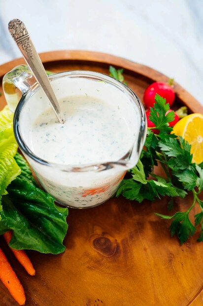 ২ টেবিল চামচে Creamy Ranch Dressing-এ ১৪৫ ক্যালরি, ৩২৮ ক্যালরি সোডিয়াম, ১৫ গ্রাম ফ্যাট থাকে। এর ফলে সুস্থতার ভারসাম্য নষ্ট হয়ে যাবে।