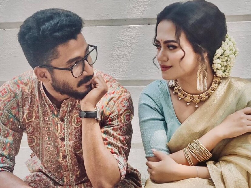 আর সেই প্রেমের শুরুর কথা নিয়েই অহনা বললেন, ‘‘প্রোপোজাল এলে সেটা ঘোরানো প্যাঁচানো না হয়ে যেন সোজাসাপ্টা হয়। হয় সাদা, নয় কালো, ধূসর যেন না হয়। আর আমাদের দু’জনের ক্ষেত্রে সেটাই হয়েছিল।’’
