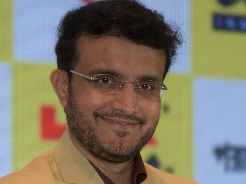 সেই ইনফ্লুয়েন্সার সৌরভকে প্রশ্ন করেন, আপনি কার কার ইনস্টাগ্রামে পেজে ভিজিট করেন! সৌরভ কোনও রাখঢাক না রেখে উত্তর দেন।