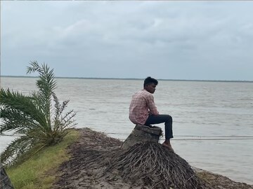 বাংলার এই দ্বীপে কেউ মেয়ের বিয়ে দিতে চায় না! আতঙ্কে রাতে ঘুমোয় না কেউ!