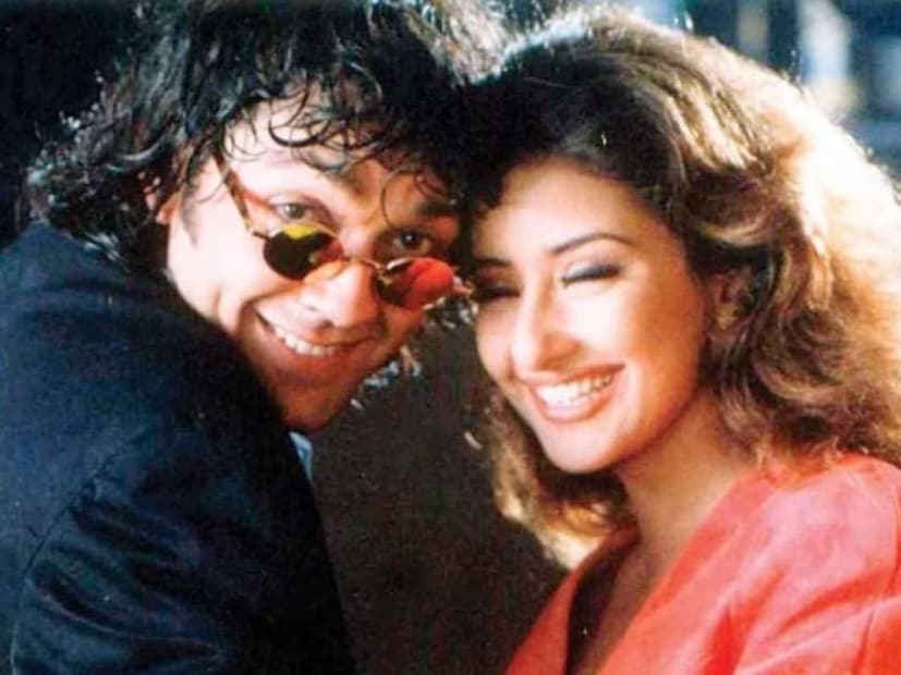 ছবির নাম, ‘গুপ্ত’ ছবিতে। ছবির গানের যে দৃশ্যে শ্যুটিং হচ্ছিল, সেটি হল ‘বেচানিয়াঁ’। আর সেই নায়িকার নাম মণীষা কৈরালা। এটা স্পষ্ট যে, বলি নায়িকা অভিনয় করার সময়ে অন্য কোনওকিছুর দিকেই মনকে যেতে দেন না।