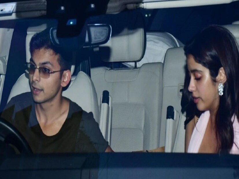 মহারাষ্ট্রের প্রাক্তন মুখ্যমন্ত্রী সুশীল কুমার শিন্ডের নাতি হলেন শিখর পাহাড়িয়া। শিখর এবং জাহ্নবী দু’জনেই একসঙ্গে পড়াশুনা করতেন এবং স্কুল থেকেই তাঁদের বন্ধুত্ব৷ শোনা যায় যে শিখর এবং জাহ্নবীর প্রেম অনেক আগের৷ মাঝে তাঁদের সম্পর্ক ভেঙে যায়৷ পরে আবার তাঁরা কাছাকাছি আসেন এবং এখন মোটের উপর তাঁদের বিয়েও নিশ্চিত৷  এখন তাদের প্রায়শই একসঙ্গে দেখা যায়৷ এমনকী কাপুর পরিবারের অনেক অনুষ্ঠানেও শিখর উপস্থিত থাকেন৷  