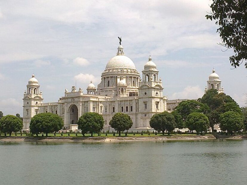 কলকাতায় শীতের বিদায় পর্ব শুরু। বাতাসে বসন্তের ছোঁয়া। আগামী তিন দিনে তাপমাত্রা আরও বাড়তে পারে। বৃহস্পতিবার হালকা মাঝারি বৃষ্টির সম্ভাবনা।