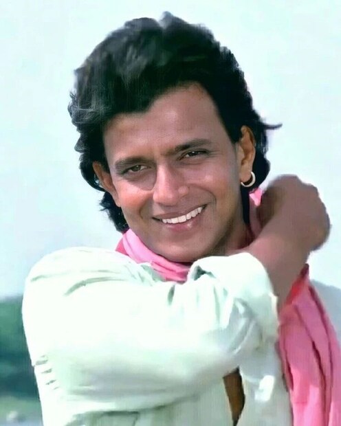 নানা ওঠা পড়ার মধ্যে দিয়ে চলেছে মিঠুন চক্রবর্তীর জীবন৷ বলিউডে খ্যাতির শীর্ষে থেকেও অধারা থেকে গিয়েছে অনেক কিছু৷